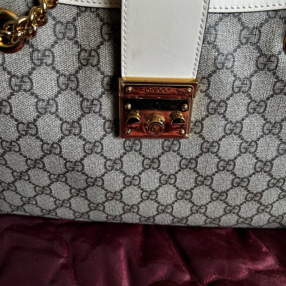 Authentic Gucci purse medium size